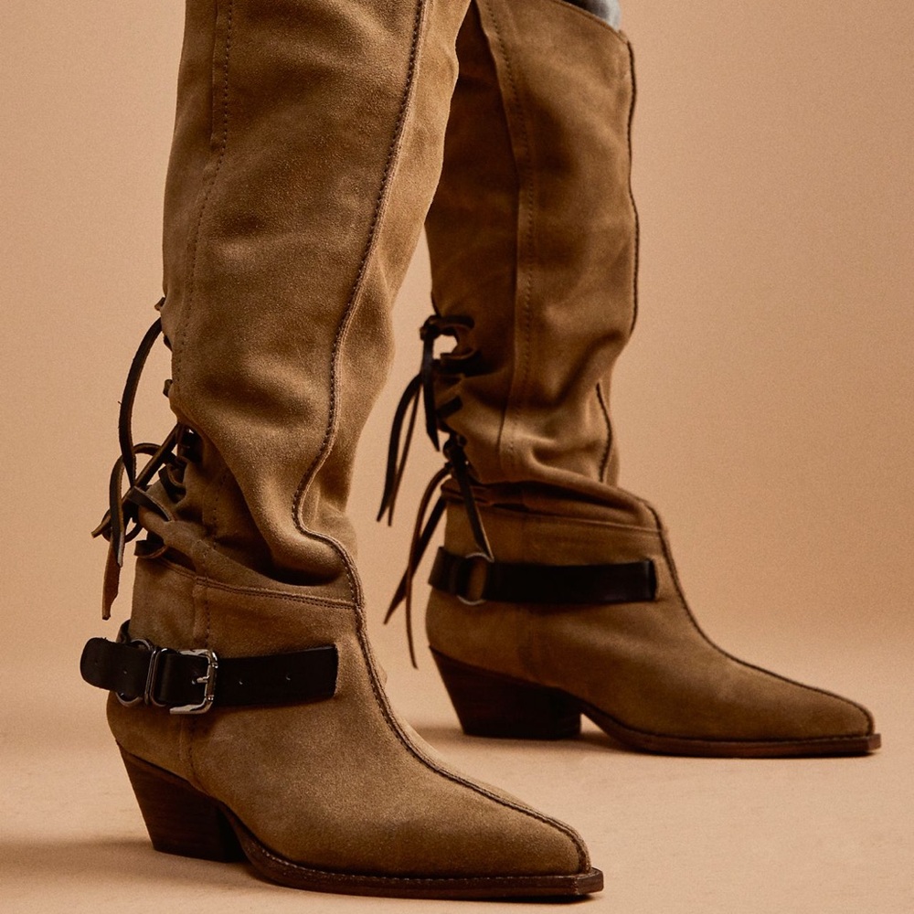 Free People Back Lace Sway low Slouchy Boot
Military Taupe Suede